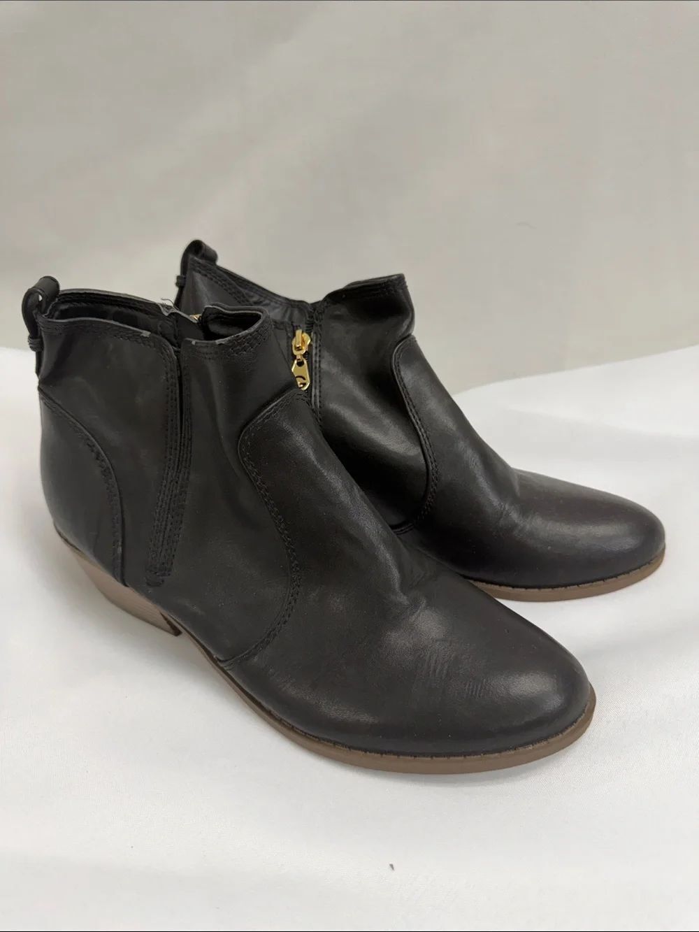 Gโby Guess Black Leather Ankle Booties with Gold Zip Pull